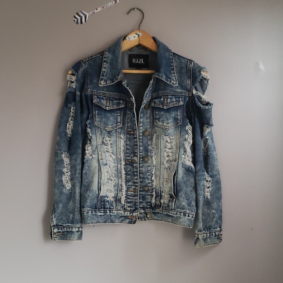 DAZL Jackets & Blazers - DAZL Jeans Feel Like Bey Ripped Jean Jacket S